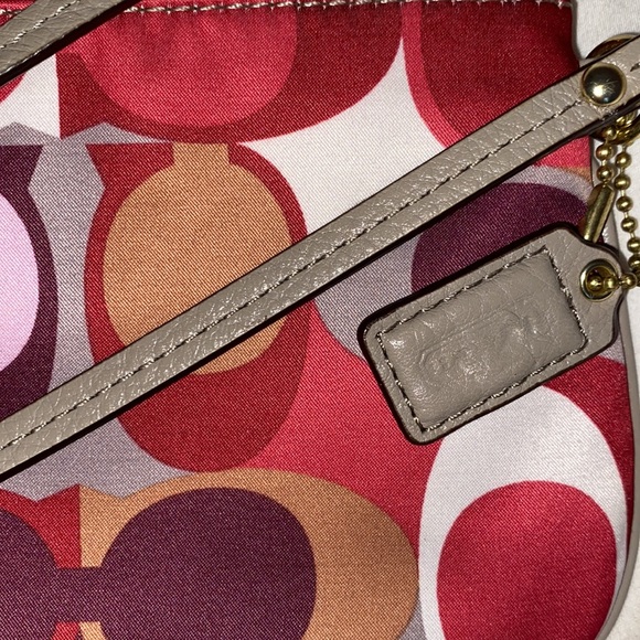 Coach wristlet - Picture 15 of 15